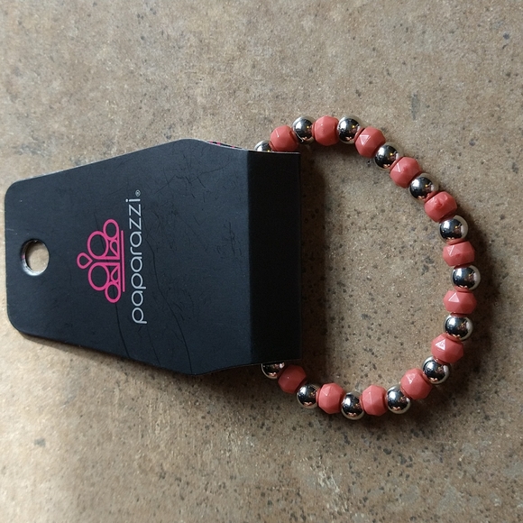 NWT. (2for$10) Paparazzi silver and coral expandable bracelet. - Picture 1 of 3